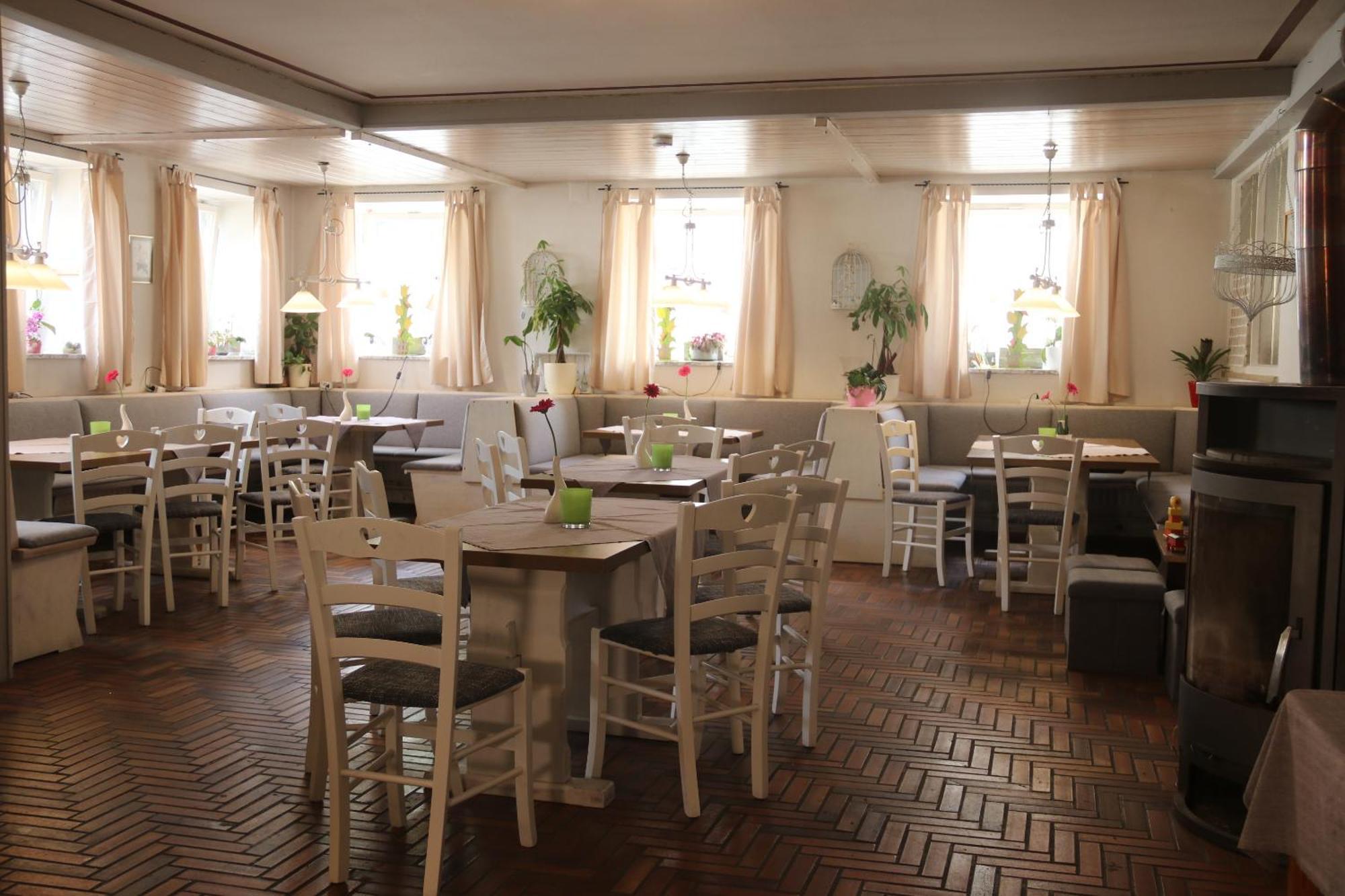 Landgasthof Doldewirt Bernbeuren エクステリア 写真